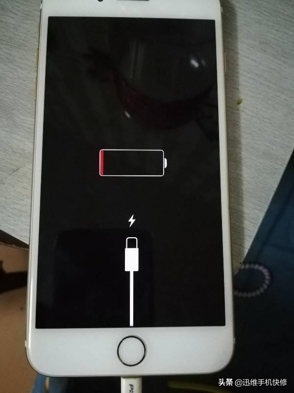 iphone充不进电怎么解决(苹果充不进电开不了机)