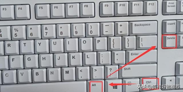 电脑开机黑屏键盘灯不亮鼠标不亮(电脑黑屏恢复按4个键)