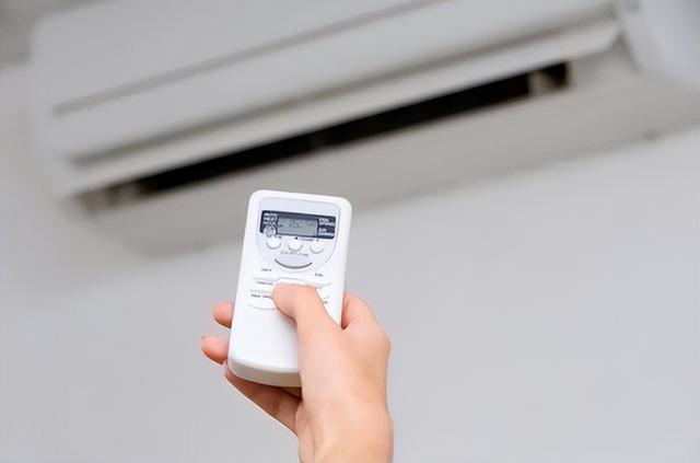 空调除湿设置多少温度适宜(空调除湿设置的是多少度)