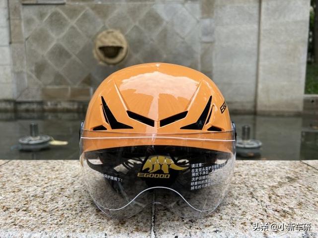 国产摩托车头盔什么牌子质量好(电动车头盔什么牌子质量好)