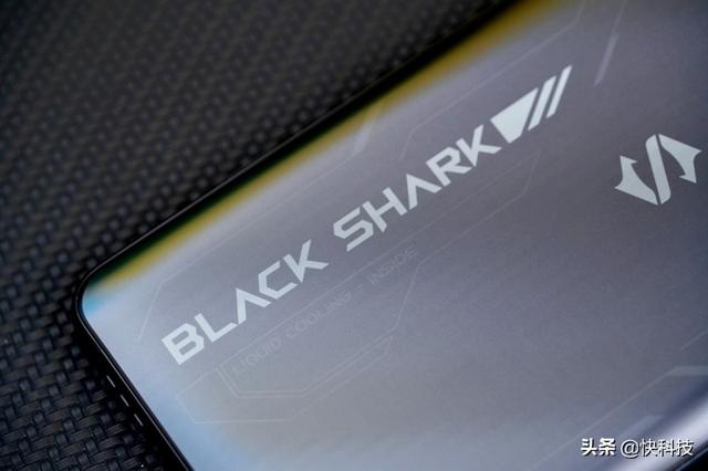 游戏手机排行榜第一名射击(黑鲨4pro)