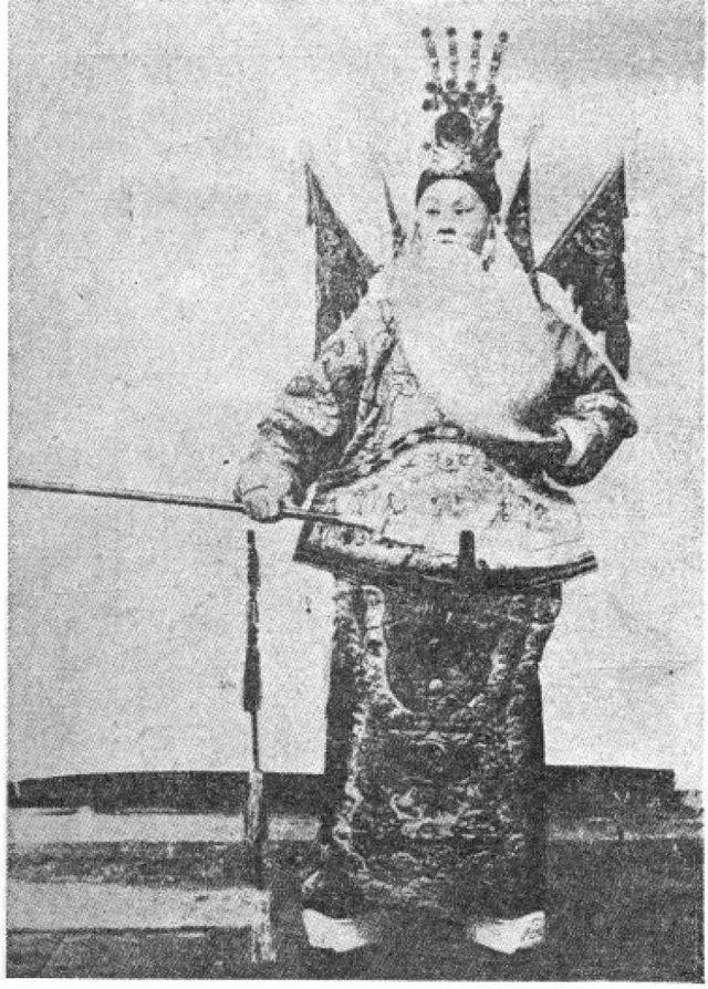 中国人自己设置的第一部电影是1905年谭鑫培主演的(第一部1905年的电影谭鑫培主演)